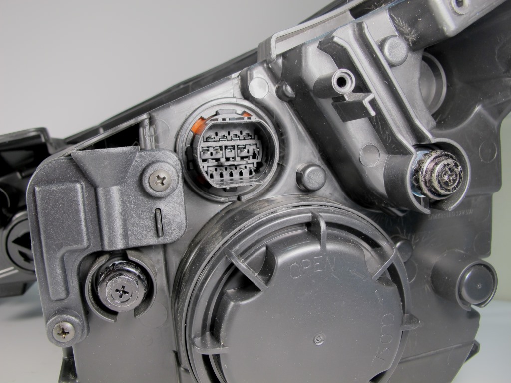 Фара Cartronic CRTR0132603 правая Ref.92102F2500 без ДХО